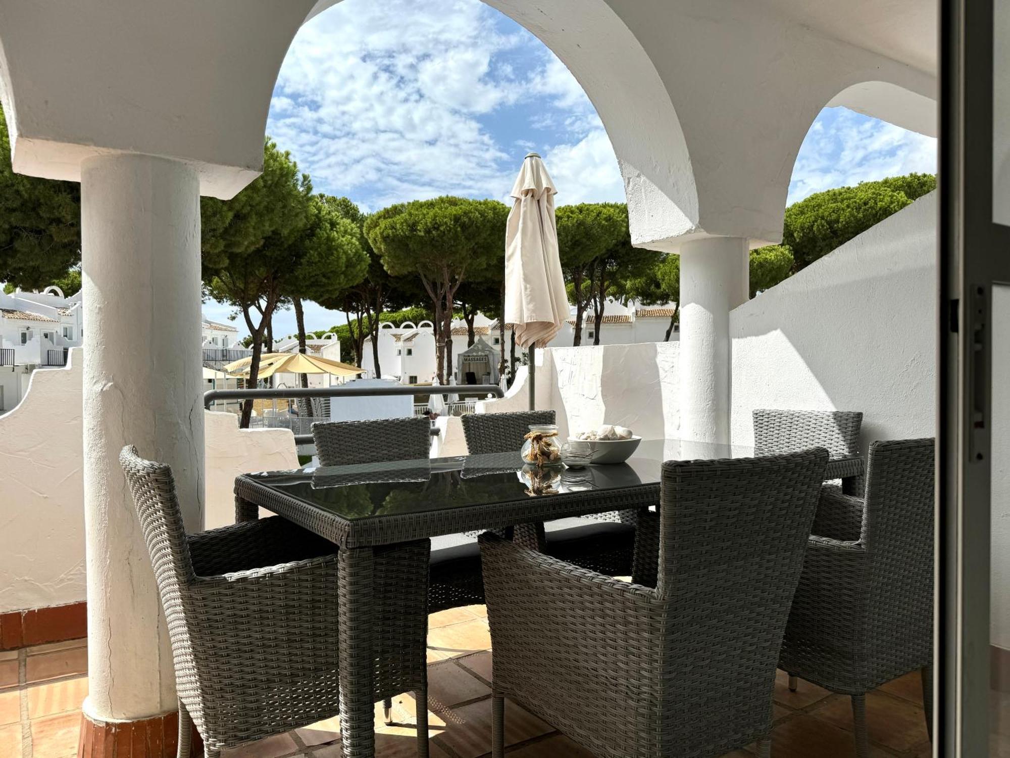 Casa Naranja, Cabopino 2 Pools & Heated Indoor Pool Apartament Marbella
