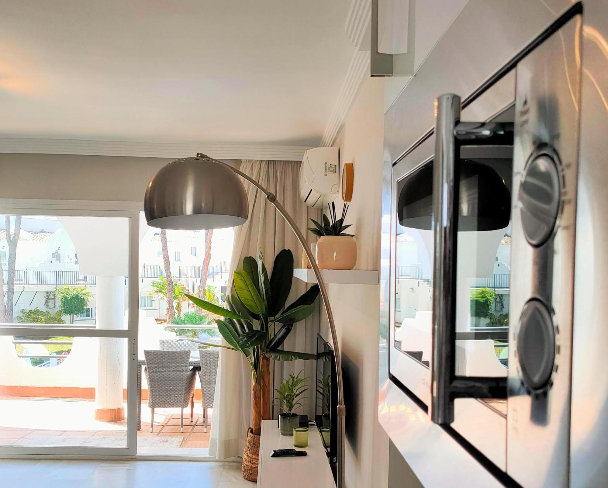 Casa Naranja, Cabopino 2 Pools & Heated Indoor Pool Apartament Marbella